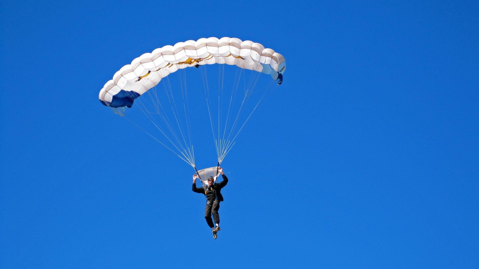 WRC挑战极限:澳大利亚沙漠拉力激烈角逐,澳大利亚西部沙漠